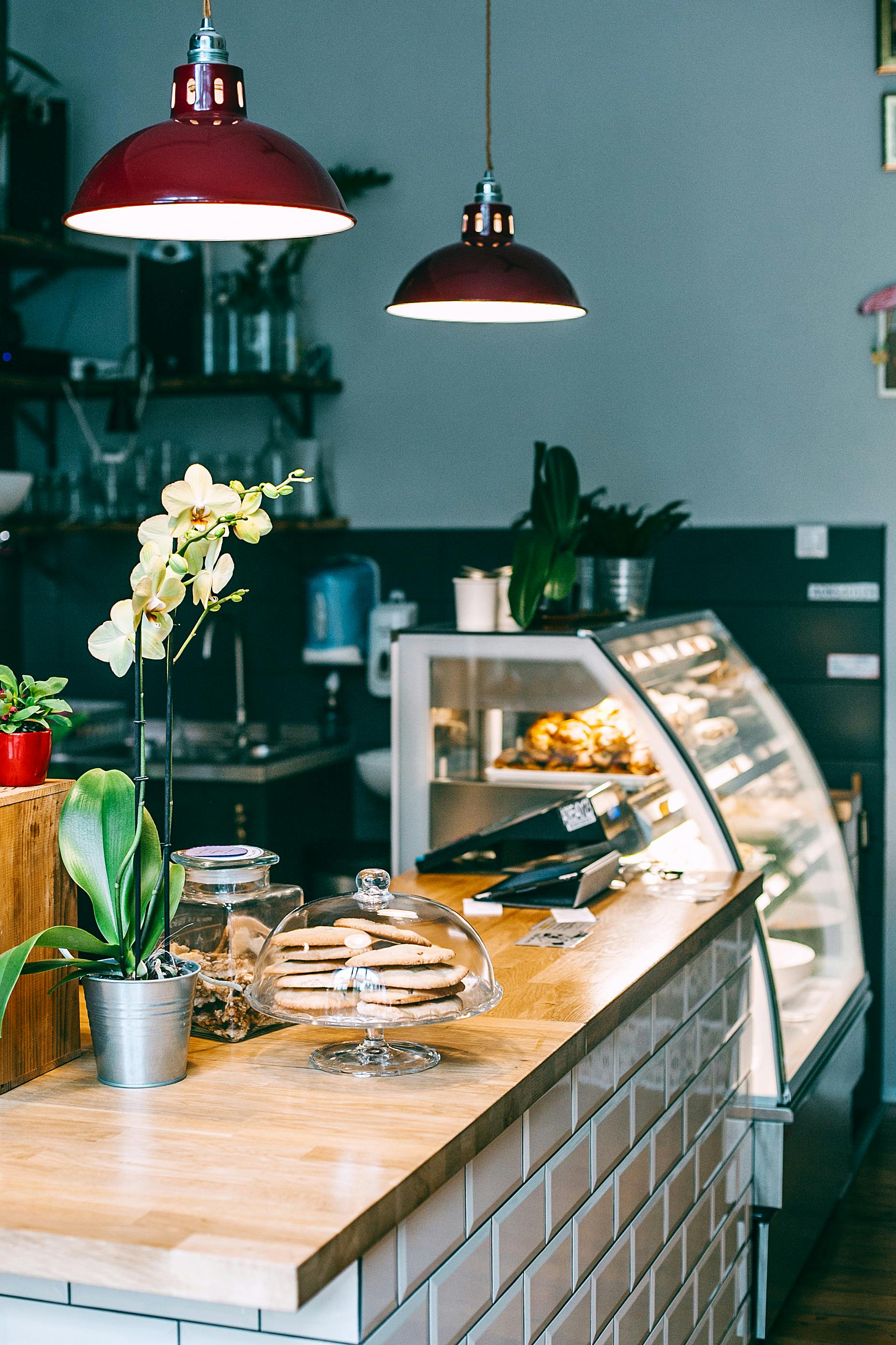 L'activité commerciale est un espace utilisé pour des activités indépendantes comme la vente de biens ou de services.